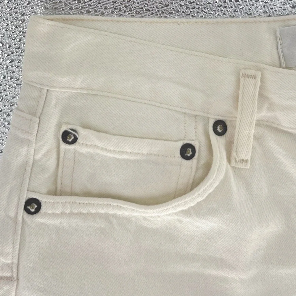 AGOLDE Parker‎ High Rise Cut Off Denim Shorts Cream Off White Raw Hem Size 27